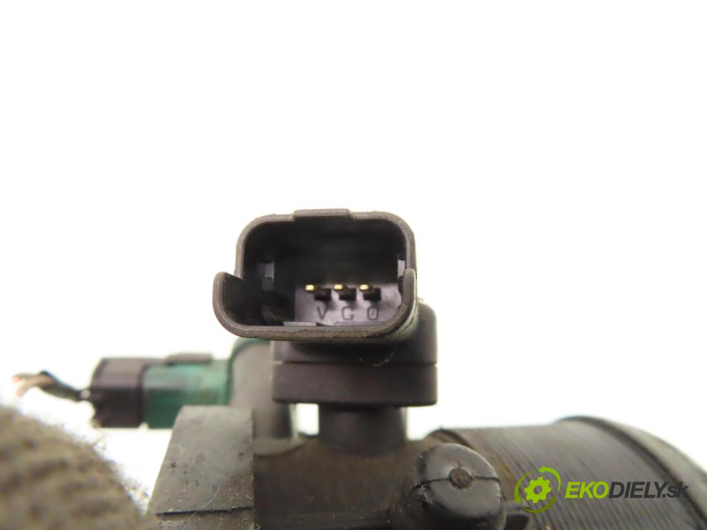 VOLVO V50 (MW) KOMBI 2004 100,00 2.0 D 136 - D 4204 T (PSA) 1997,00 Škrtiaca klapka 9647474880 ; 50CDSP3 (Škrtiace klapky)