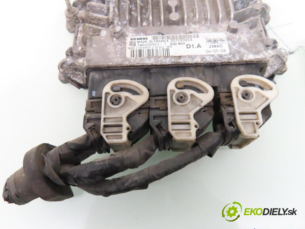VOLVO V50 (MW) KOMBI 2004 100,00 2.0 D 136 - D 4204 T (PSA) 1997,00 Riadiaca jednotka Motor 5WS40092IT ; 30729065A