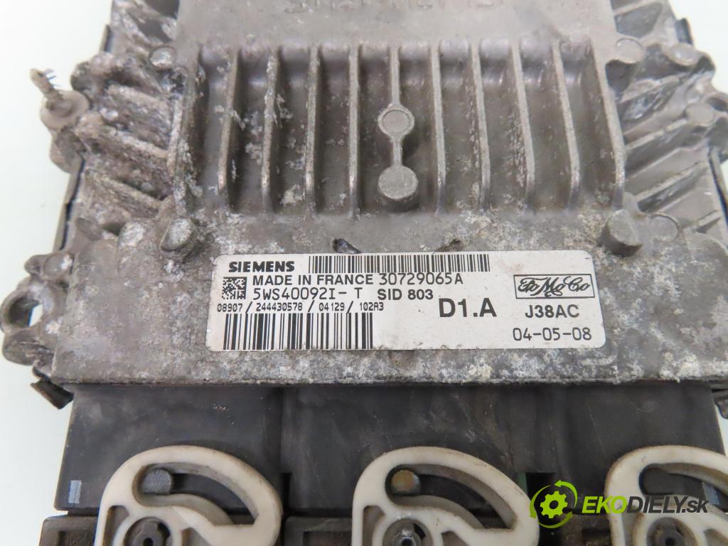 VOLVO V50 (MW) KOMBI 2004 100,00 2.0 D 136 - D 4204 T (PSA) 1997,00 Riadiaca jednotka Motor 5WS40092IT ; 30729065A