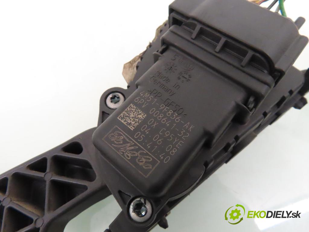 VOLVO V50 (MW) KOMBI 2004 100,00 2.0 D 136 - D 4204 T (PSA) 1997,00 Potenciometer plynu 4M519F836AK ; 6PV00864132 (Pedále)