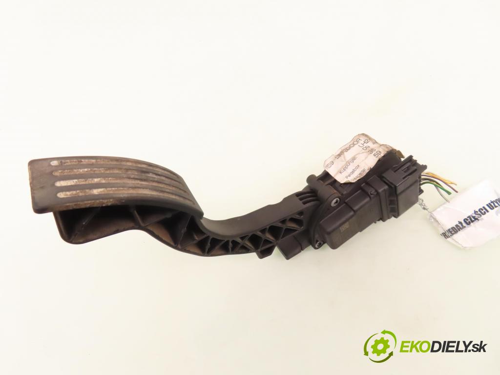 VOLVO V50 (MW) KOMBI 2004 100,00 2.0 D 136 - D 4204 T (PSA) 1997,00 Potenciometer plynu 4M519F836AK ; 6PV00864132 (Pedále)