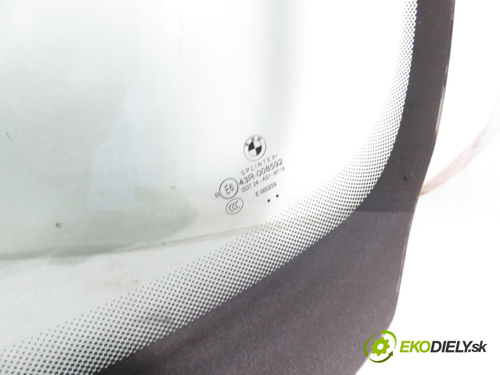 BMW 5 Touring (E39) KOMBI 1999 110,00 520 i - M52 B20 (206S4) 1991,00 okno PŘEDNÍ