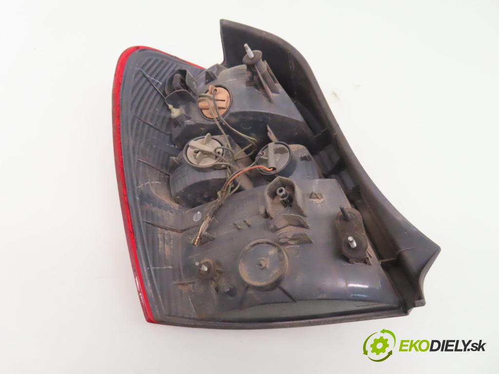MAZDA 323 F VI (BJ) HB 2001 74,00 2.0 DITD 101 - RF4F 1998,00 Svetlo pravé zadné