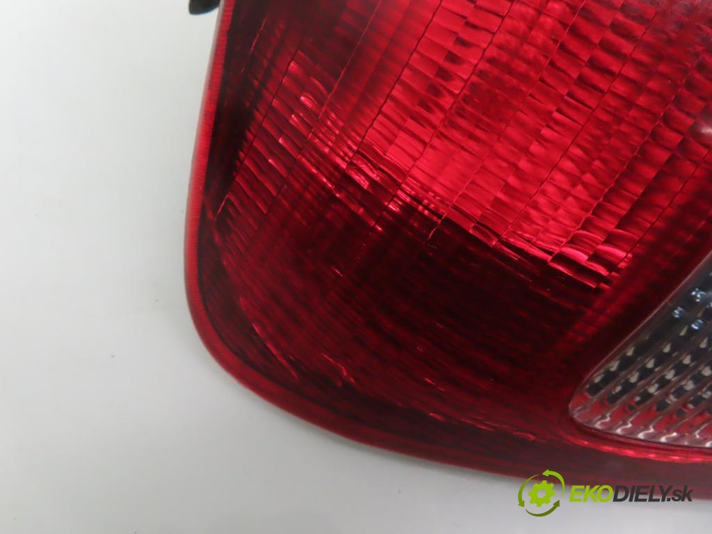 MAZDA 323 F VI (BJ) HB 2001 74,00 2.0 DITD 101 - RF4F 1998,00 Svetlo ľavé zadné