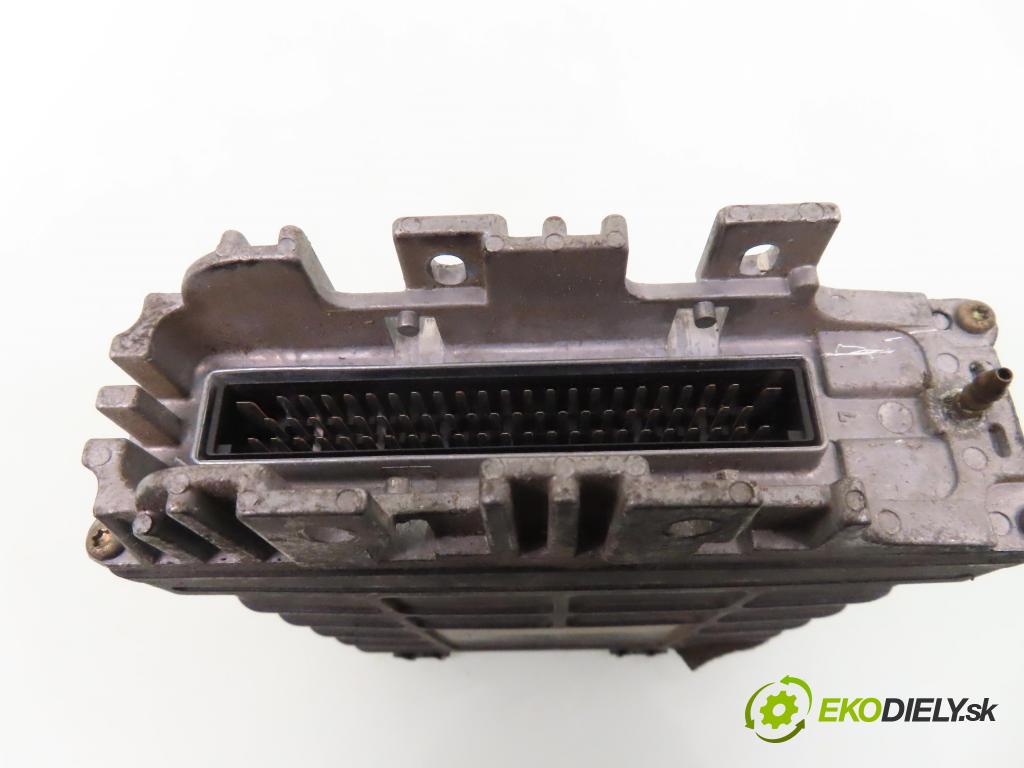 VW PASSAT B3/B4 (3A2, 35I) SEDAN 1994 66,00 1.9 TDI - 1Z 1896,00 Riadiaca jednotka Motor 028906021B ; 0281001172