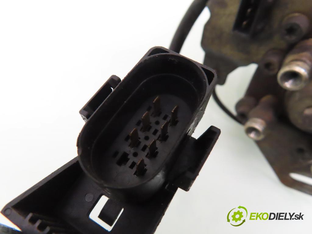 VW PASSAT B3/B4 (3A2, 35I) SEDAN 1994 66,00 1.9 TDI - 1Z 1896,00 Pumpa vstrekovacia 0460404994 ; 028130109H (Vstrekovacie čerpadlá)