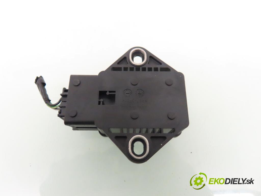 SMART FORFOUR (454) HB 2006 55,00 1.1 (454.030) - M 134.910 1124,00 snímač ESP 0265005289 ; A4545420418 ; MR955352