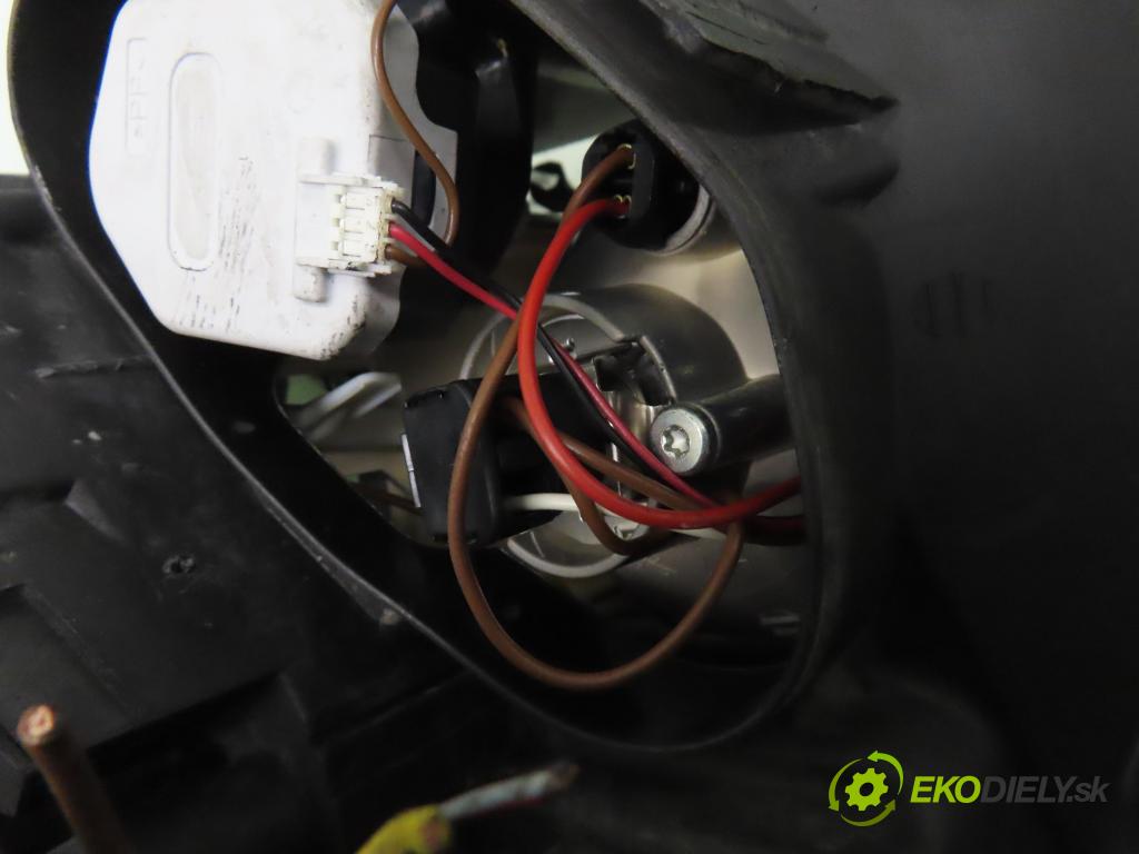 OPEL SIGNUM HB 2003 114,00 2.2 direct - Z 22 YH 2198,00 světlo PP 15588800