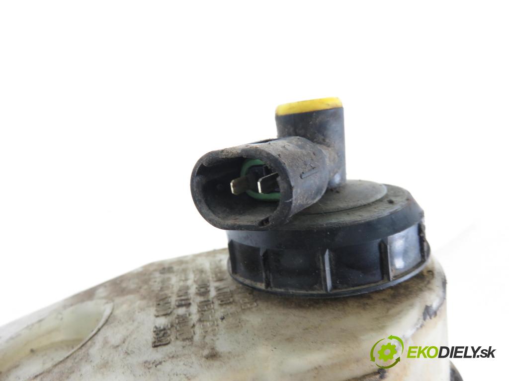 RENAULT SCENIC I (JA0/1_) MINIVAN 2000 79,00 1.6 16V 107 - K4M 700 1598,00 Posilovač 7700428596 ; 03776251014 (Servočerpadlo, pumpa riadenia)