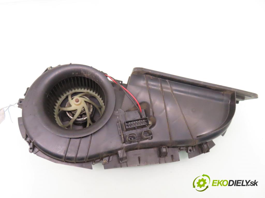 RENAULT THALIA I (LB0/1/2_) SEDAN 2004 55,00 1.4 - K7J 700 1390,00 Ventilátor vetráku 7700435179