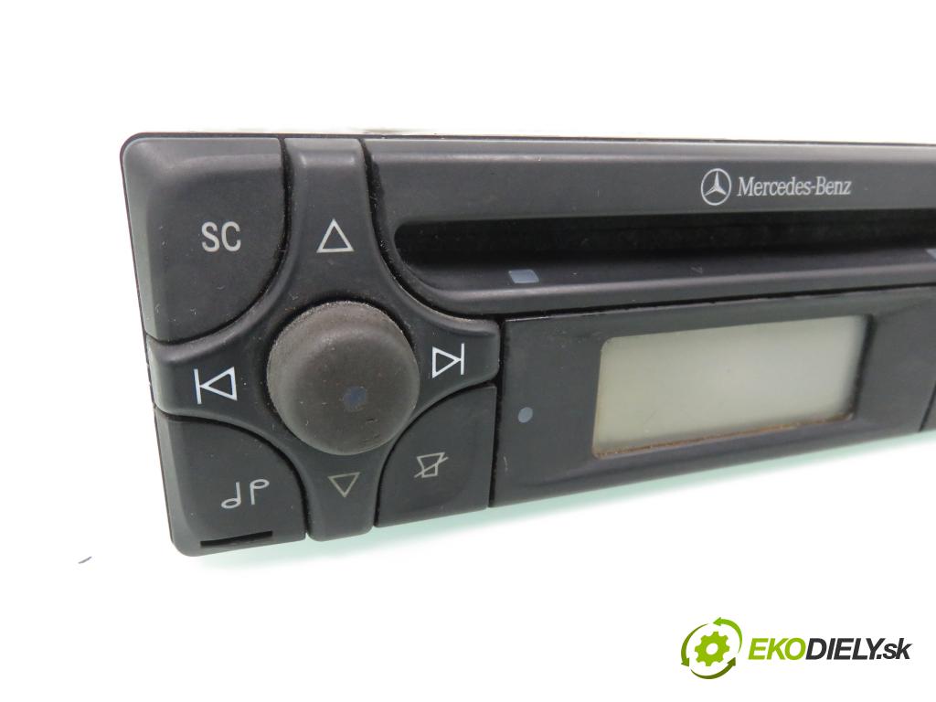 MERCEDES-BENZ KLASA A (W168) HB 2002 70,00 A 170 CDI 95 - OM 668.942 1689,00 RADIO CD A1708200386