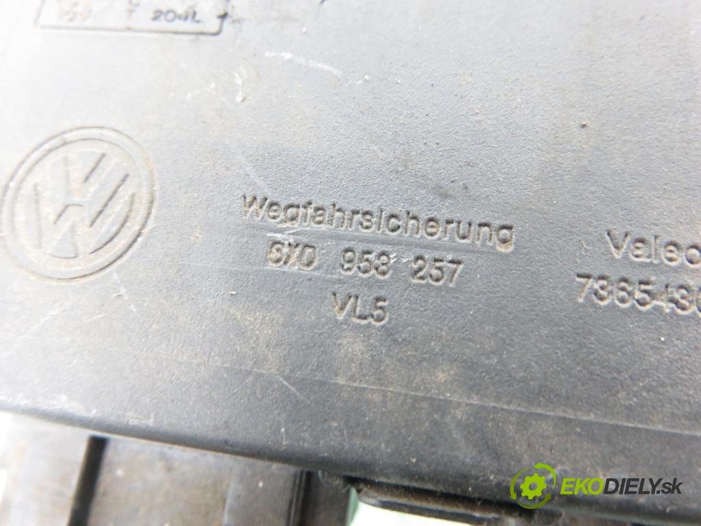 VW POLO (6N1) HB 1994 55,00 75 1.6 - AEA 1598,00 spinačka 357905851F ; 6X0953257 (Spínacia skrinka)