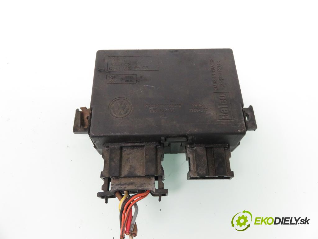 VW POLO (6N1) HB 1994 55,00 75 1.6 - AEA 1598,00 spinačka 357905851F ; 6X0953257 (Spínacia skrinka)