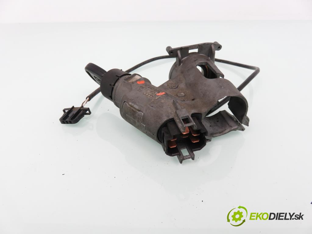 VW POLO (6N1) HB 1994 55,00 75 1.6 - AEA 1598,00 spinačka 357905851F ; 6X0953257 (Spínacia skrinka)