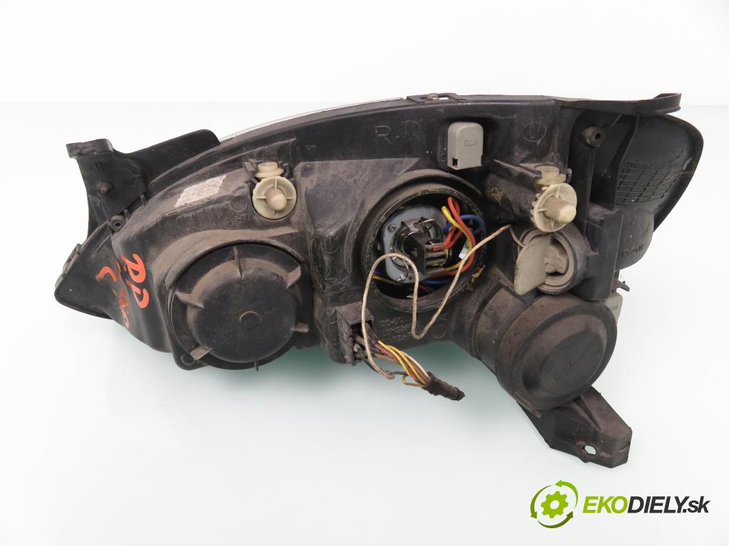 OPEL CORSA C (X01) HB 2000 43,00 1.0 12V 58 - Z 10 XE 973,00 Svetlo PP