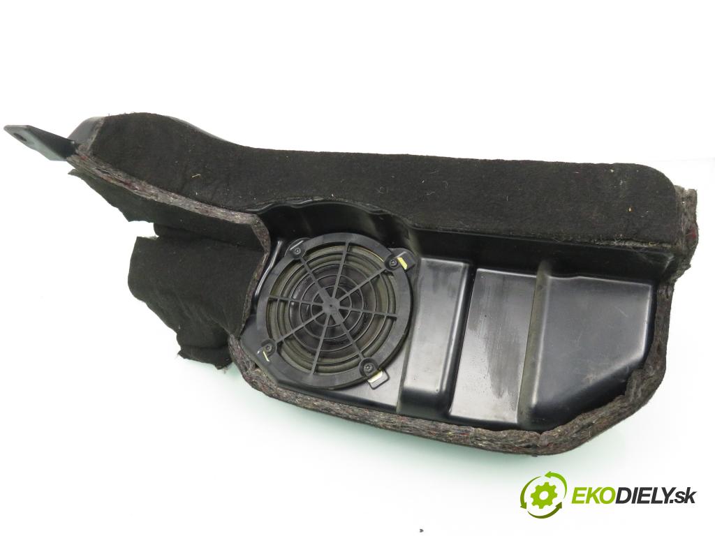 AUDI A6 Avant (4B5, C5) KOMBI 1998 142,00 2.8 quattro - ACK 2771,00 subwoofer 4B9035382A (Audio zariadenie)