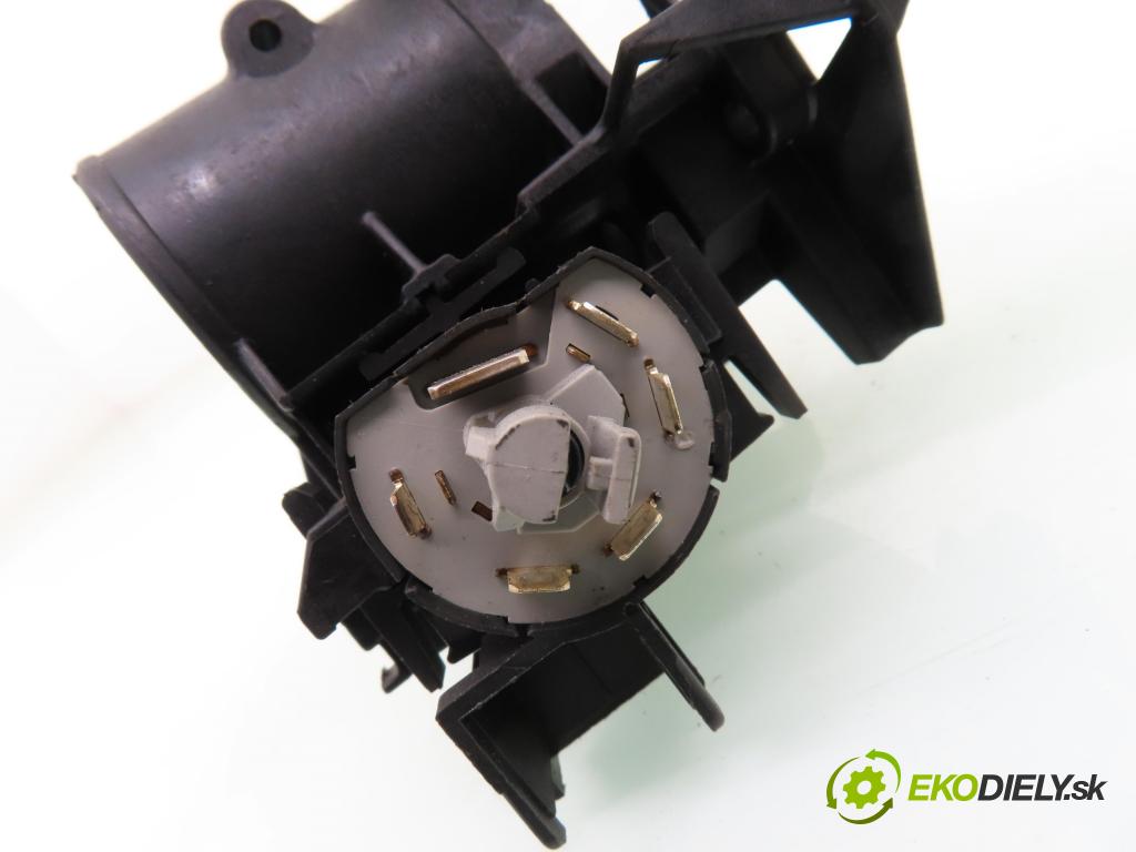 OPEL MERIVA A nadwozie wielkoprzestrzenne (MPV) (X03) HB 2009 92,00 1.8 - Z 18 XE 1796,00 spinačka 90589313 ; 90589389 (Spínacia skrinka a kľúč)