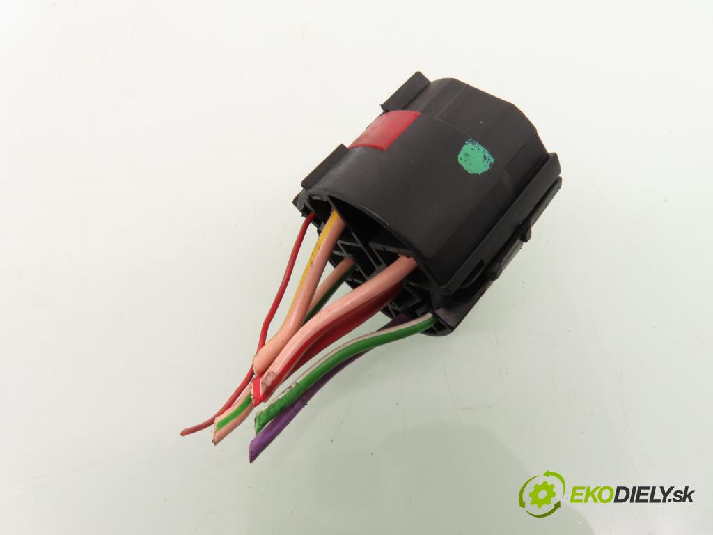 MERCEDES-BENZ KLASA A (W168) HB 2002 70,00 A 170 CDI 95 - OM 668.942 1689,00 Kocka, vložka spínacej skrinky 1685450228 (Spínacia skrinka a kľúč)