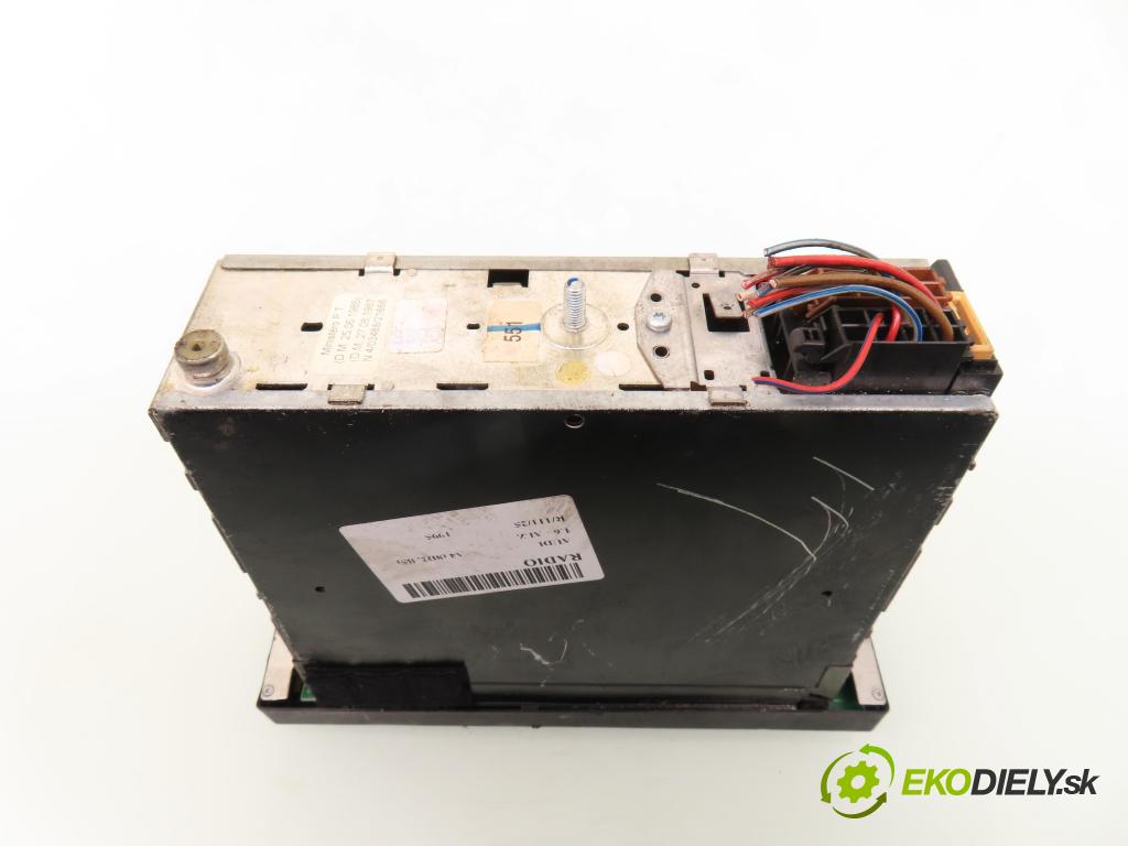AUDI A4 (8D2, B5) SEDAN 1995 75,00 1.6 - ALZ 1595,00 RADIO Modul 4D0035152