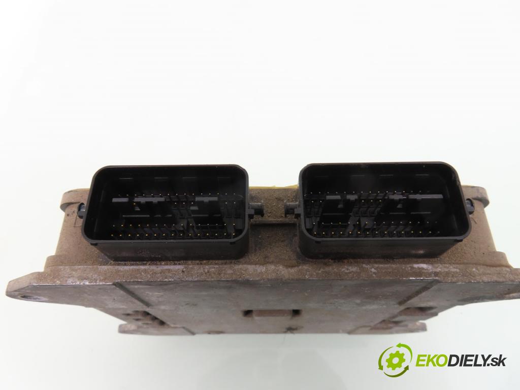 MAZDA 5 (CR19) MINIVAN 2005 85,00 1.8 1798,00 Riadiaca jednotka Motor L82318881C ; E6T53976H2