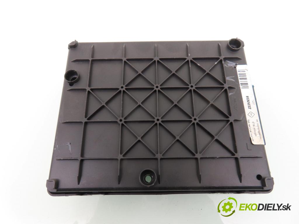 RENAULT SCENIC I (JA0/1_) MINIVAN 2001 79,00 1.6 - K4M 700 1598,00 MODUL BSI 8200029342B ; S108502610F