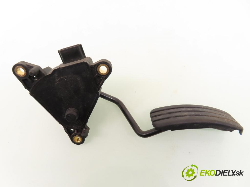 RENAULT SCENIC II (JM0/1_) MINIVAN 2007 78,00 1.5 dCi 106 - K9K 732 1461,00 Potenciometer plynu 8200159647 (Pedál)