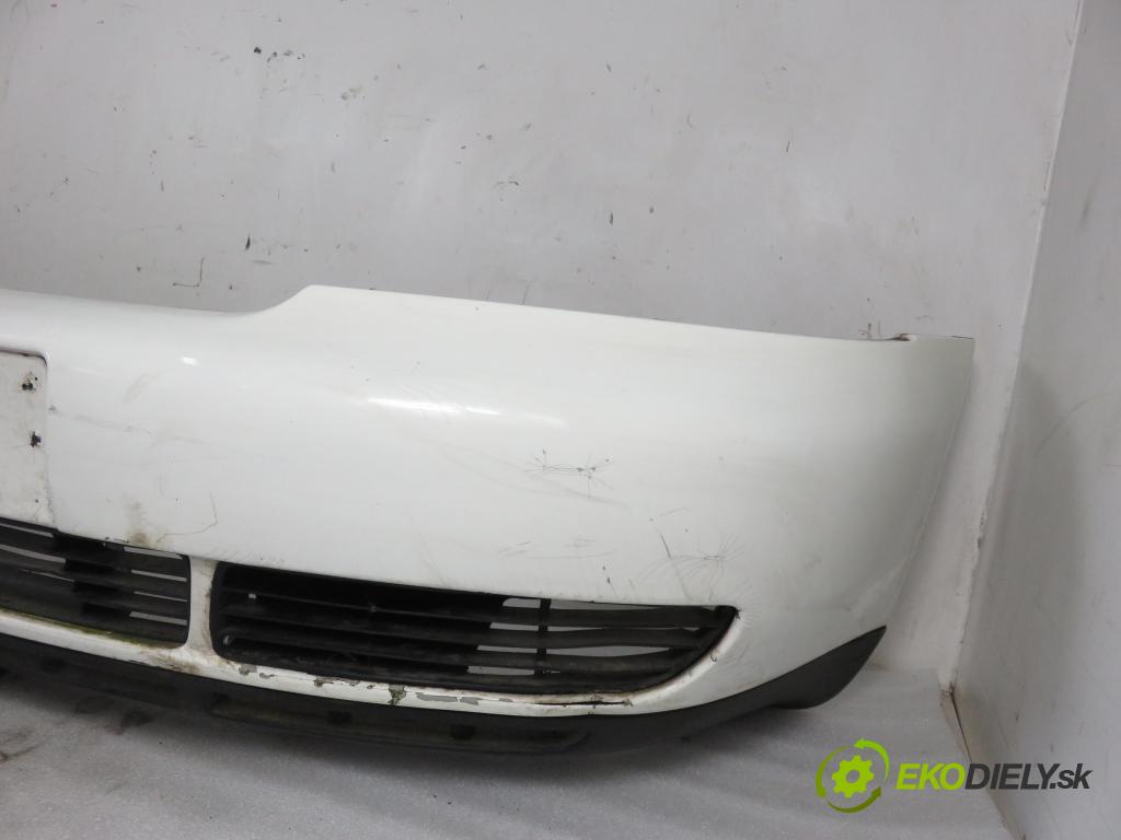 AUDI A4 (8D2, B5) SEDAN 1997 110,00 1.8 T 150 - AEB 1781,00 nárazník přední část