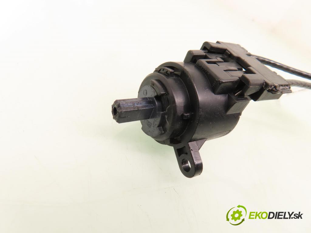 FORD FOCUS Turnier (DNW) KOMBI 2001 66,00 1.8 Turbo DI / TDDi - C9DB 1753,00 Lanko panel kúrenia 98AB11504AH