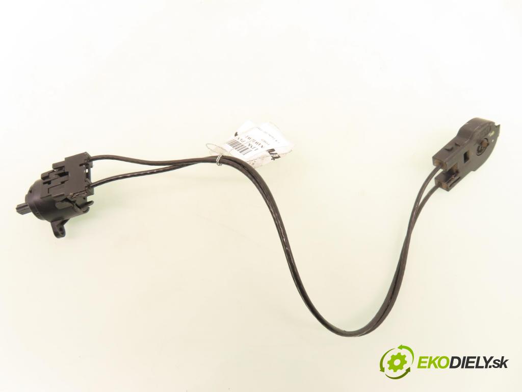 FORD FOCUS Turnier (DNW) KOMBI 2001 66,00 1.8 Turbo DI / TDDi - C9DB 1753,00 Lanko panel kúrenia 98AB11504AH