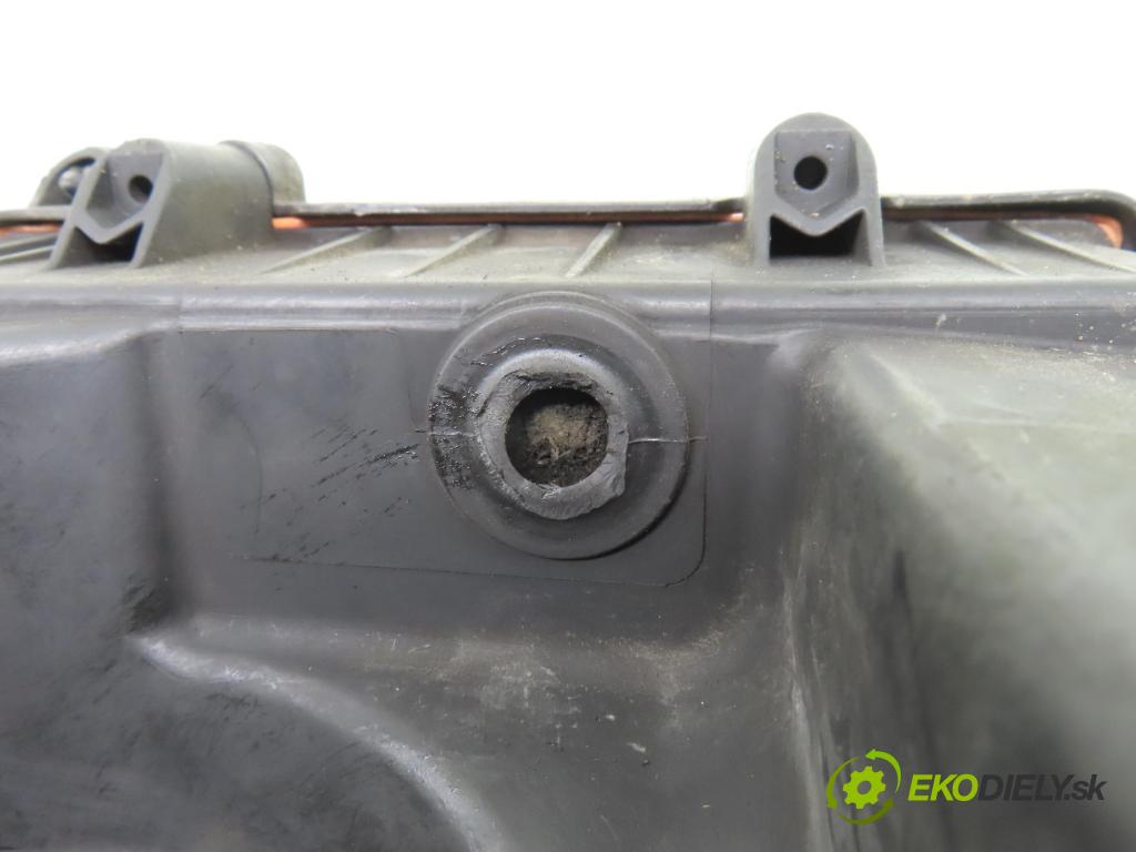 FIAT GRANDE PUNTO (199_) HB 2006 96,00 1.9 D Multijet 130 8V - 199 A5.000 1910,00 Obal filtra vzduchu 55184239 ; 557034541 (Obal filtra vzduchu)