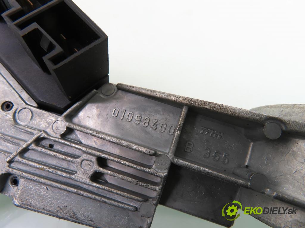 FIAT GRANDE PUNTO (199_) HB 2006 96,00 1.9 D Multijet 130 8V - 199 A5.000 1910,00 spinačka 51749998 ; 01098400 (Spínacia skrinka a kľúč)