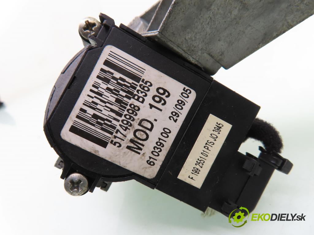 FIAT GRANDE PUNTO (199_) HB 2006 96,00 1.9 D Multijet 130 8V - 199 A5.000 1910,00 spinačka 51749998 ; 01098400 (Spínacia skrinka a kľúč)