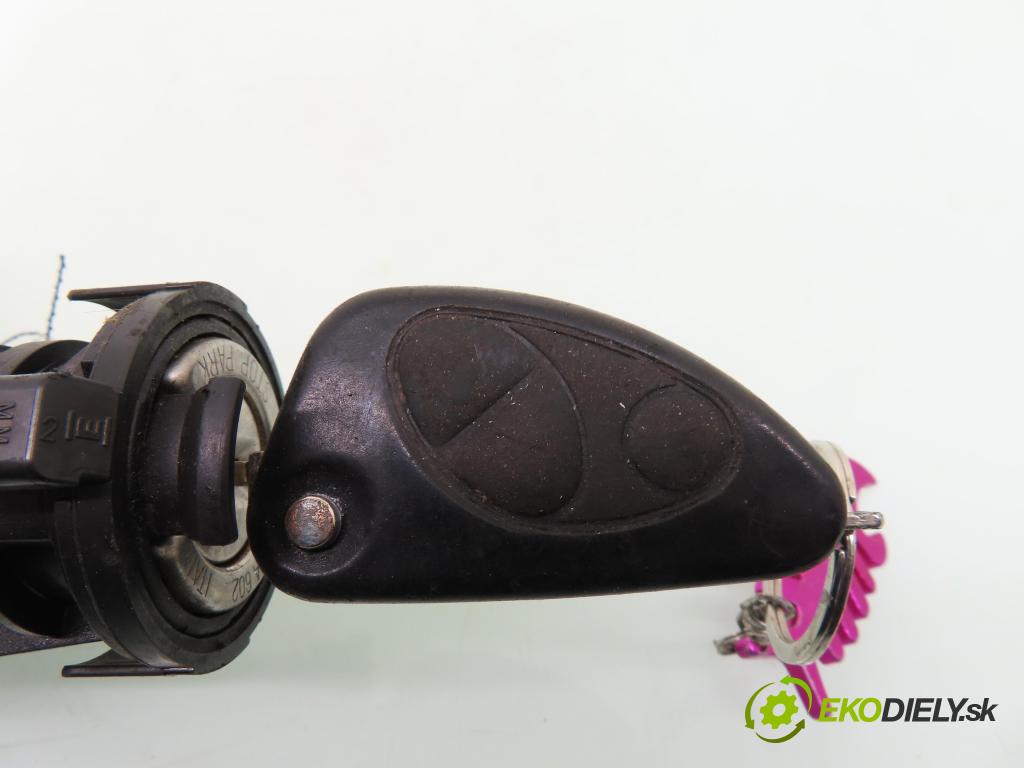 ALFA ROMEO 147 (937_) HB 2001 77,00 1.6 16V T.SPARK ECO 105 - AR 37203 1598,00 spinačka  (Spínacia skrinka a kľúč)