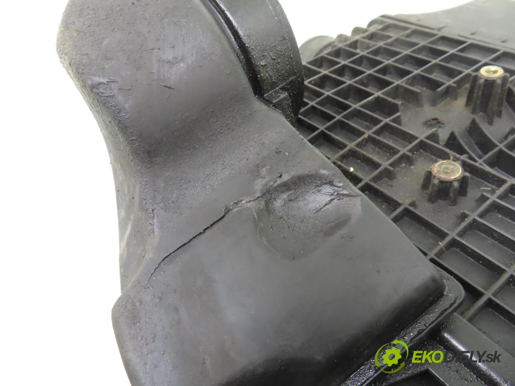 ALFA ROMEO 147 (937_) HB 2004 85,00 1.9 JTDM (937.AXD1A, 937.AXV1A, 937.BXB1A) - 939 A 1910,00 Obal filtra vzduchu 46794400 (Obal filtra vzduchu)