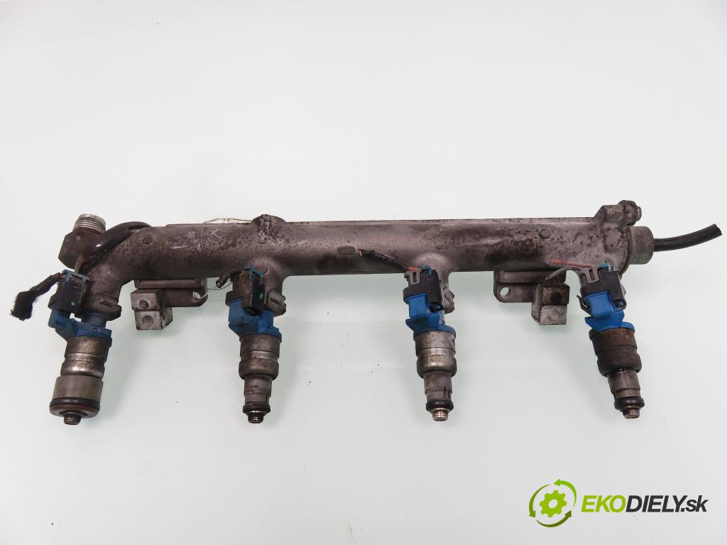 SAAB 9-5 (YS3E) SEDAN 2003 110,00 2.0 t 150 - B205E 1985,00 Lišta vstrekovacia 12790824 ; 12790825 (Vstrekovacia lišta)