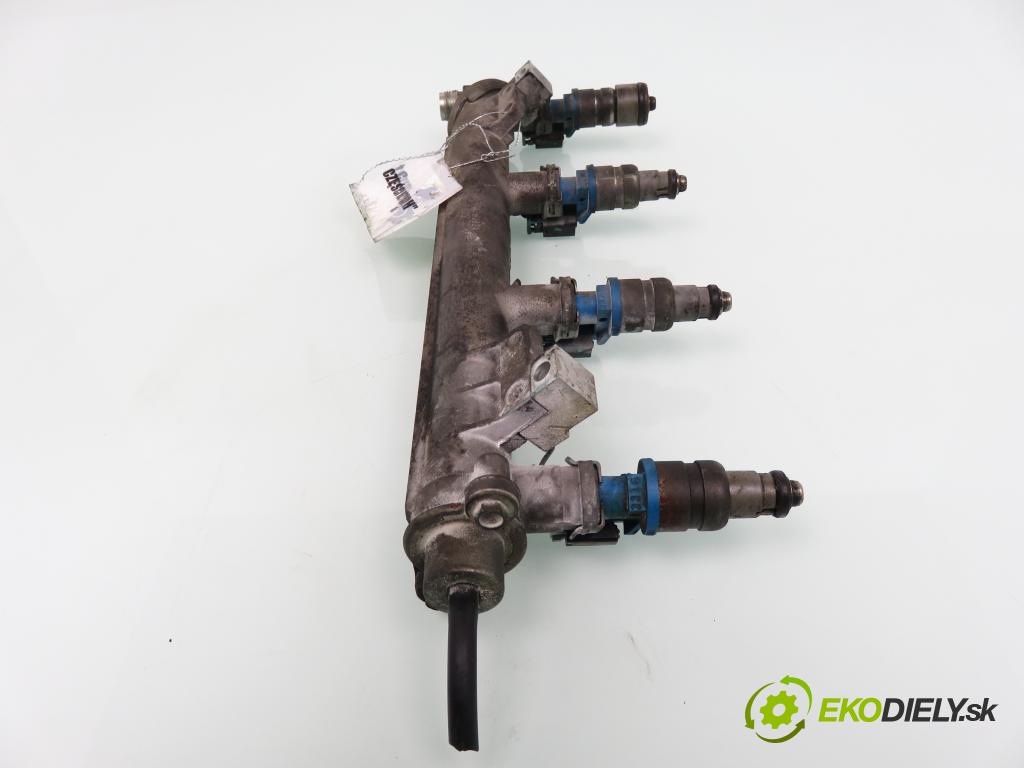 SAAB 9-5 (YS3E) SEDAN 2003 110,00 2.0 t 150 - B205E 1985,00 Lišta vstrekovacia 12790824 ; 12790825 (Vstrekovacia lišta)