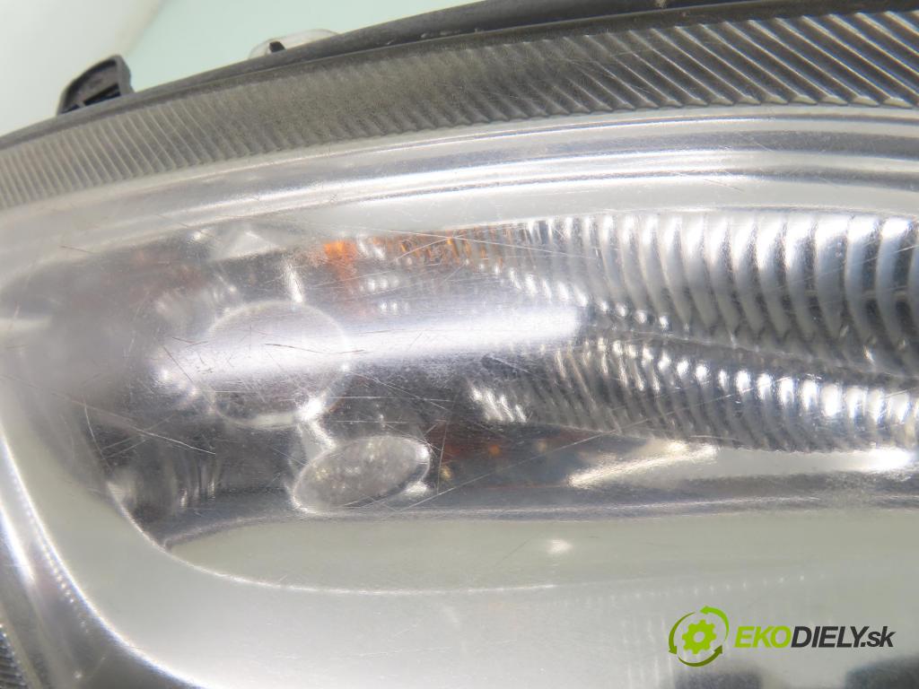 OPEL SIGNUM HB 2003 129,00 2.0 Turbo - Z 20 NET 1998,00 světlo PP 15588800 ; 5DV00829000