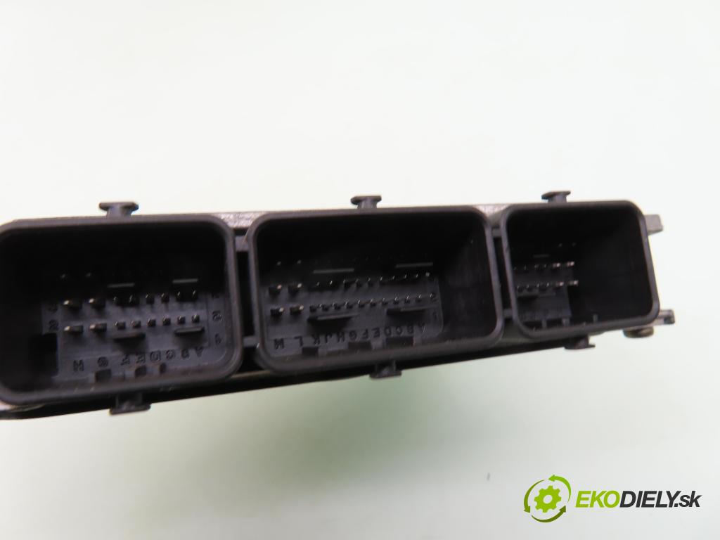 CITROEN C5 I (DC_) LIFTBACK 2002 100,00 2.0 16V (DCRFNC, DCRFNF) - RFN (EW10J4) 1997,00 Riadiaca jednotka Motor IAW48P232 ; 9644903980