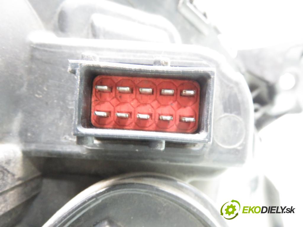 OPEL SIGNUM HB 2003 114,00 2.2 direct - Z 22 YH 2198,00 světlo LP 15588700 ; 5DV00829000