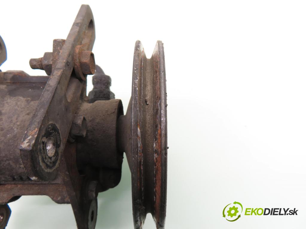 VOLVO 740 (744) SEDAN 1990 79,00 2.4 TD - D 24 T 2383,00 Pumpa servočerpadlo  (Servočerpadlo, pumpa riadenia)