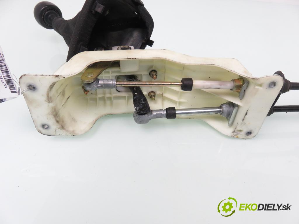 ALFA ROMEO 147 (937_) HB 2004 85,00 1.9 JTDM (937.AXD1A, 937.AXV1A, 937.BXB1A) - 939 A 1910,00 ZVEDÁK: 7353088490