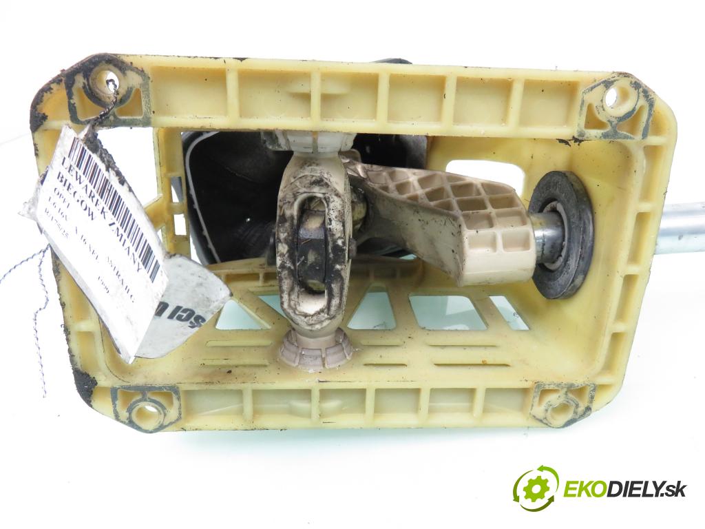 OPEL ASTRA G liftback (T98) HB 1999 74,00 1.6 16V - X 16 XEL 1598,00 ZVEDÁK: 90523924