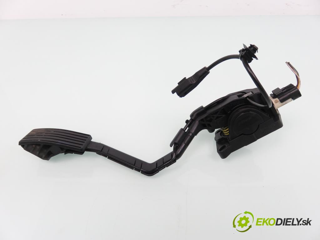 PEUGEOT 407 SW (6E_) KOMBI 2005 100,00 2.0 HDi 135 - RHR 1997,00 potenciometr plynového pedálu 9650341780 ; 0280755012 (Potenciometr plynového pedálu)