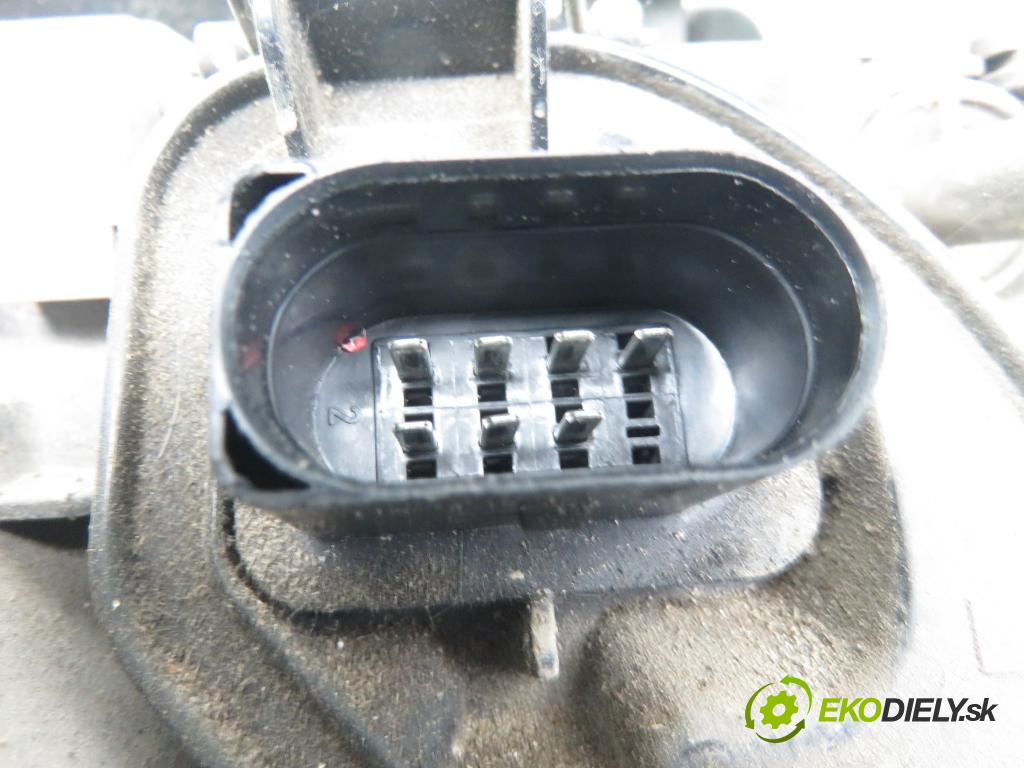 AUDI A4 (8D2, B5) SEDAN 2001 75,00 1.6 - ALZ 1595,00 Svetlo LP 8D0941003AM