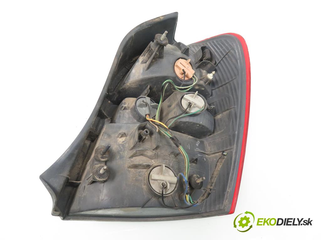 MAZDA 323 F VI (BJ) HB 2002 72,00 1.6 - ZM 1598,00 světlo levé zadní