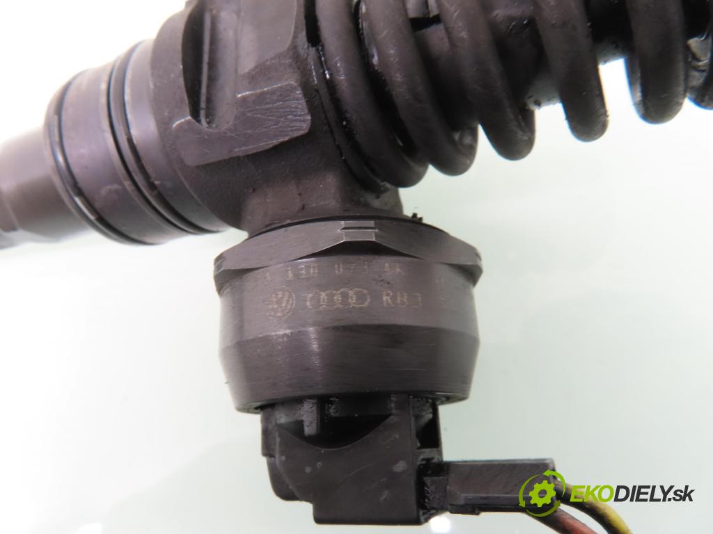 VW SHARAN (7M8, 7M9, 7M6) MINIVAN 2003 85,00 1.9 TDI PD 115 - AUY 1896,00 Vstrekovač 038130073AK ; 0414720038 (Vstrekovač paliva)