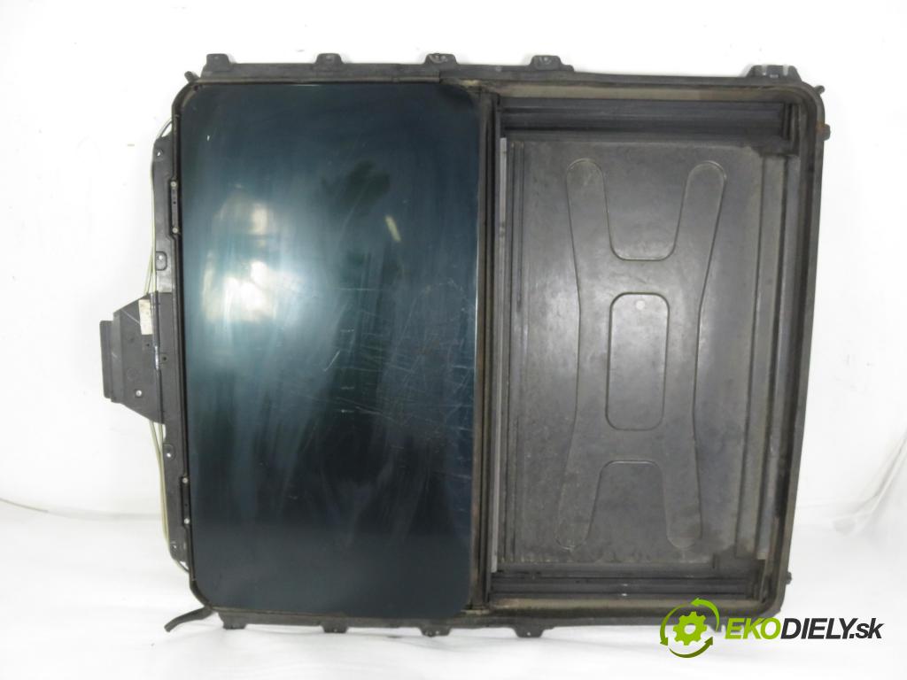 BMW 7 (E38) SEDAN 2000 142,00 730 d - M57 D30 (306D1) 2926,00 střešní okno 8150125 ; 83861949 (Okna karoserie)