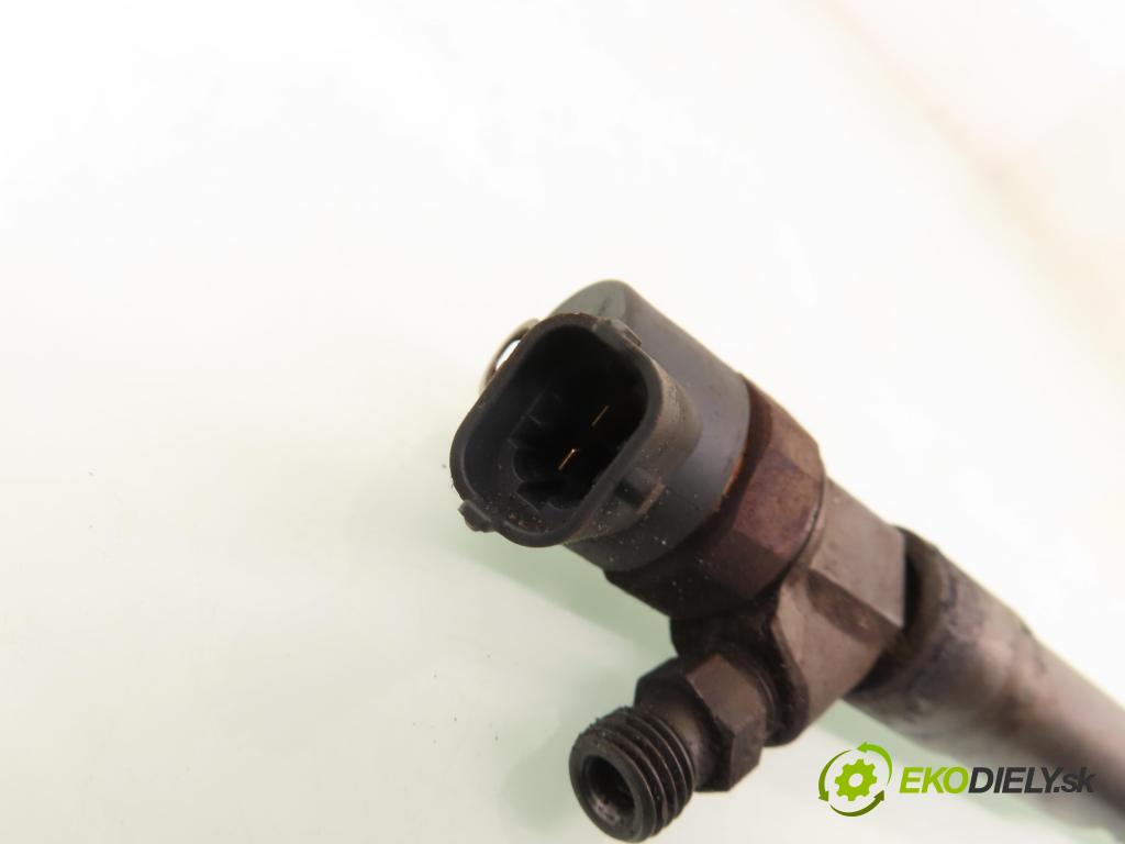 ROVER 75 (RJ) SEDAN 2000 85,00 2.0 CDT 116 - 204D2 1951,00 vstrekovač 0445110030 ; 2354045 (Vstrekovač paliva)