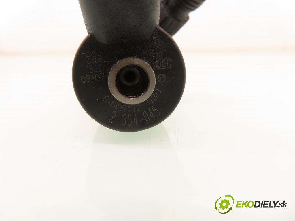 ROVER 75 (RJ) SEDAN 2000 85,00 2.0 CDT 116 - 204D2 1951,00 vstrekovač 0445110030 ; 2354045 (Vstrekovač paliva)