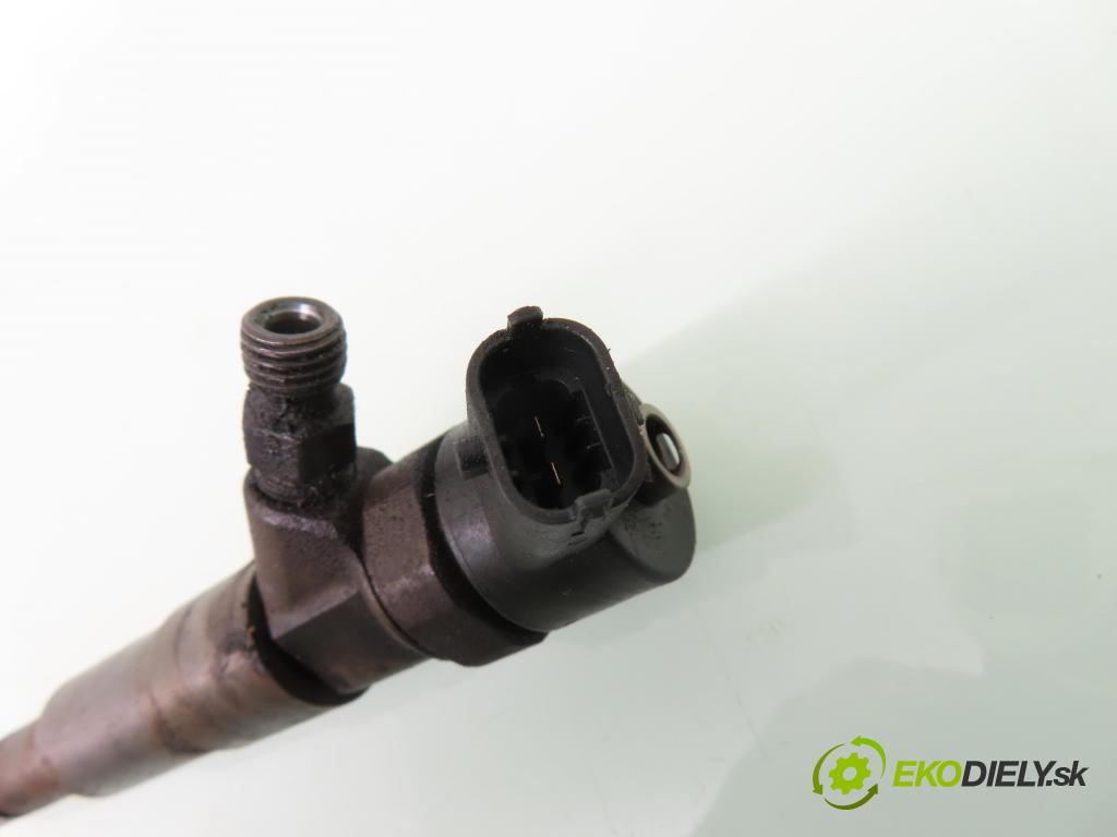 ROVER 75 (RJ) SEDAN 2000 85,00 2.0 CDT 116 - 204D2 1951,00 vstrekovač 0445110030 ; 2354045 (Vstrekovač paliva)